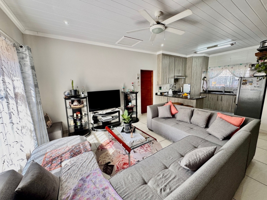3 Bedroom Property for Sale in Lifestyle Estate North West